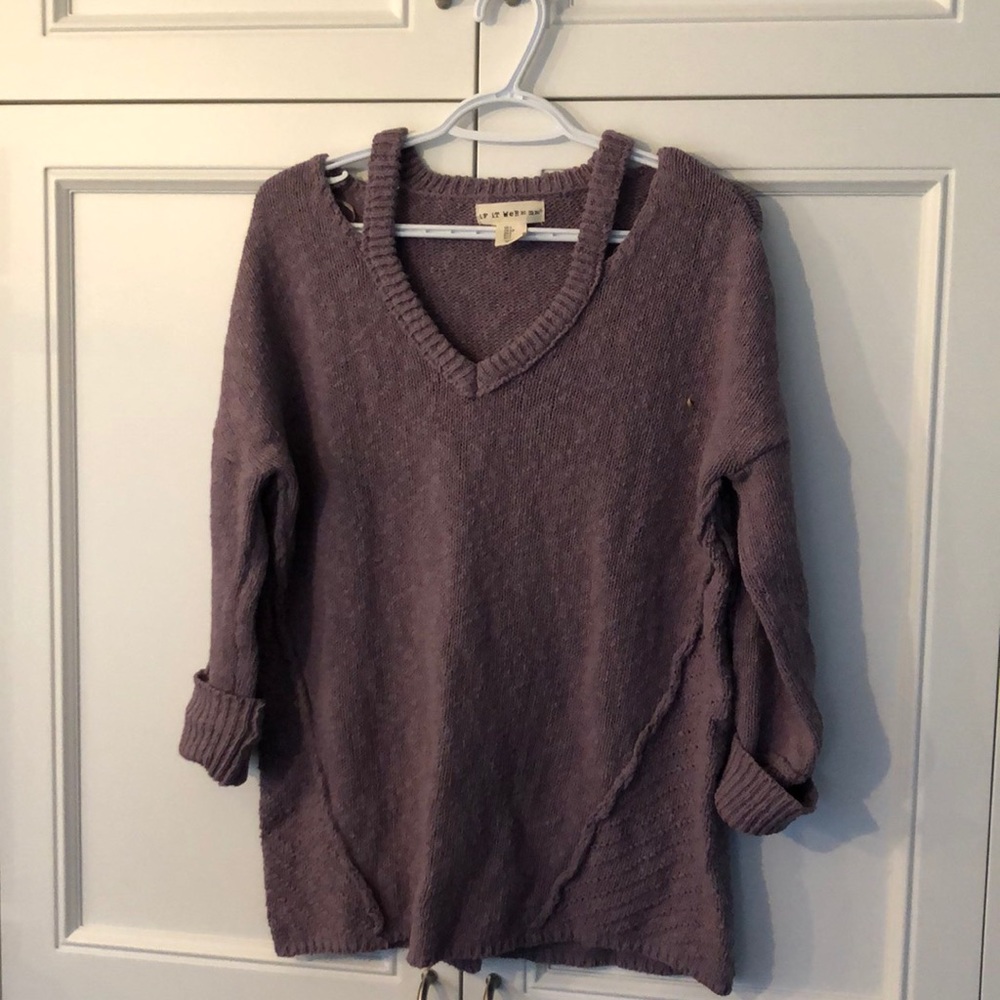 Sweatshirt